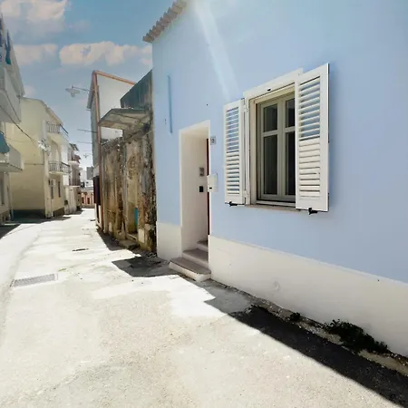 Apartment Modern And Historical Refuge, 5 Min From The Sea
